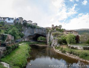 Puente de piedra de Puentedey