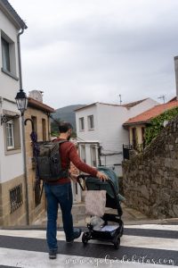 Muros en Galicia, paseando con carrito de bebe