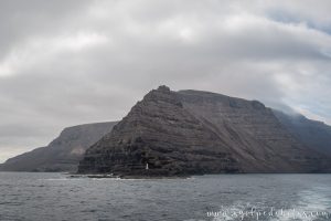 Vistas de Lanzarote desde el ferry que va a La Graciosa