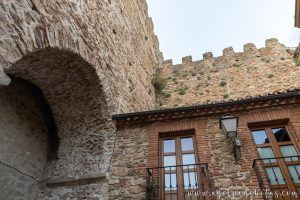 Muralla y casas antiguas de piedra de Buitrago del Lozoya