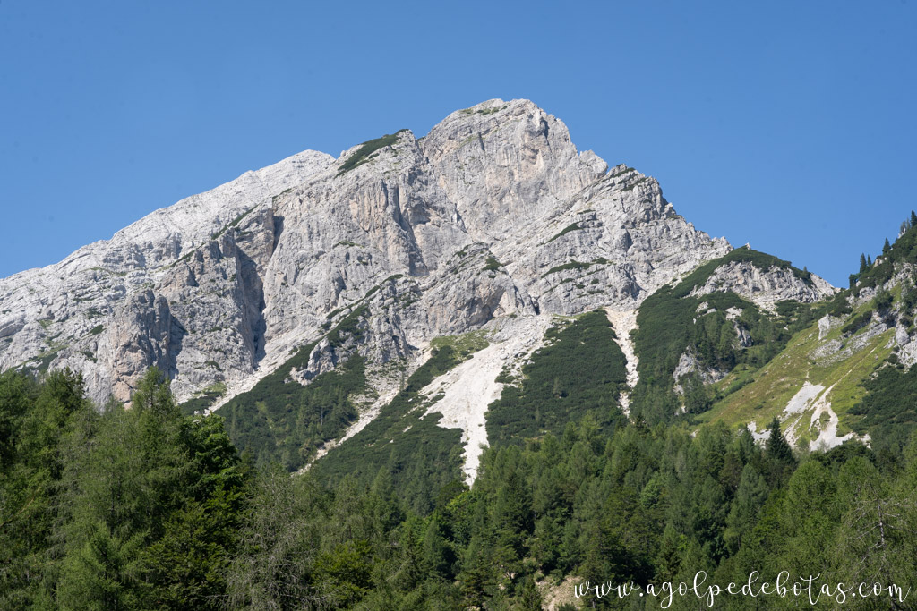 Paisajes del paso de montaña Vrsic