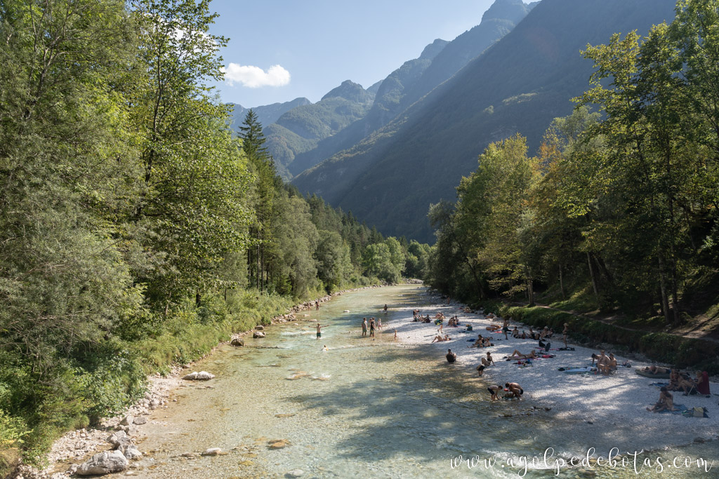 Zona de baño en pleno Valle del Soca en Eslovenia