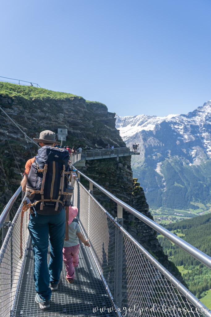 Paseo por la pasarela de First Cliff Walk