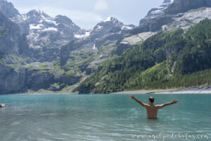 Baño en el Lago Oeschinensee